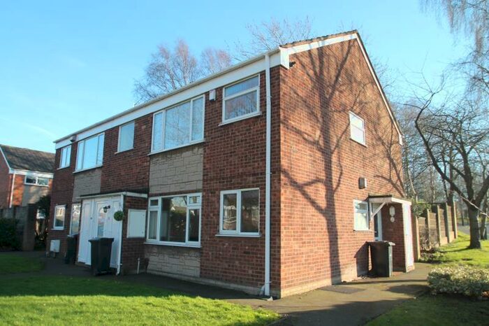 2 Bedroom Apartment To Rent In Apperley Way, Halesowen, West Midlands, B63