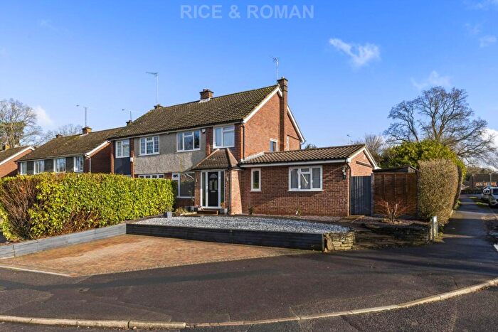 4 Bedroom Semi Detached House For Sale In Keats Way, Crowthorne, RG45