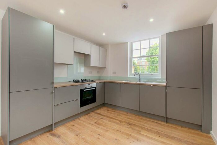 Studio To Rent In St Johns Hill, St John's Hill, London, SW11