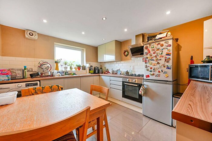 3 Bedroom Maisonette To Rent In Ramsay Road, Acton, London, W3