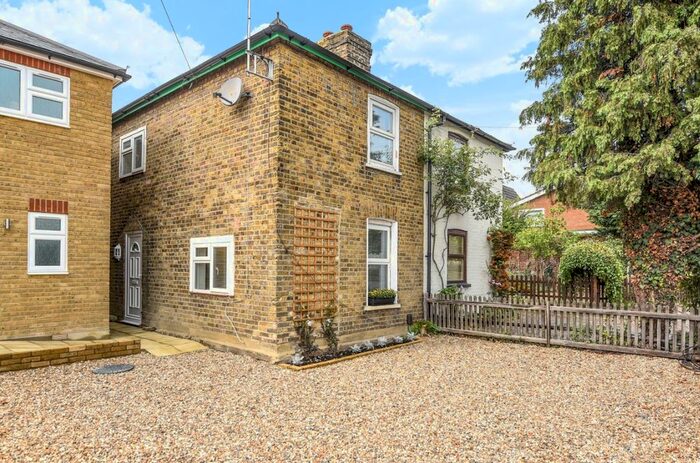 3 Bedroom Cottage To Rent In Staines Road East, Sunbury-On-Thames, TW16