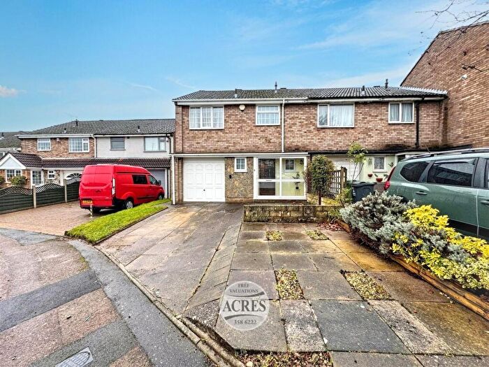 3 Bedroom Semi Detached House For Sale In Constable Close, Great Barr, Birmingham, B43