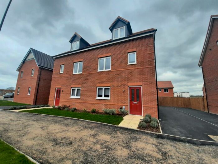 4 Bedroom House To Rent In Alport Road, Mickleover, Derby, DE3