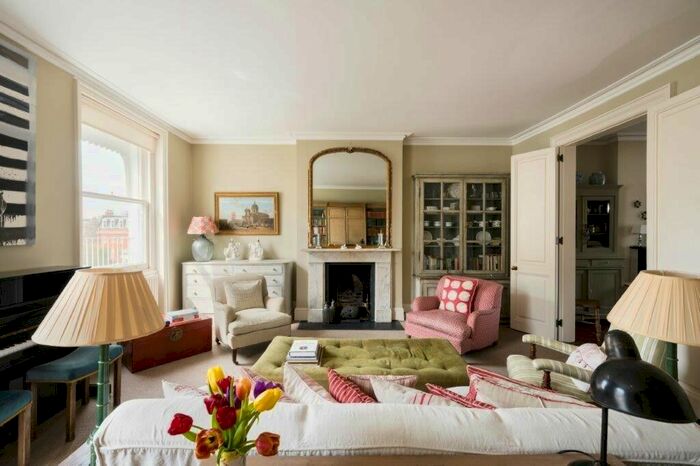 3 Bedroom Flat To Rent In Gloucester Road, London, SW7