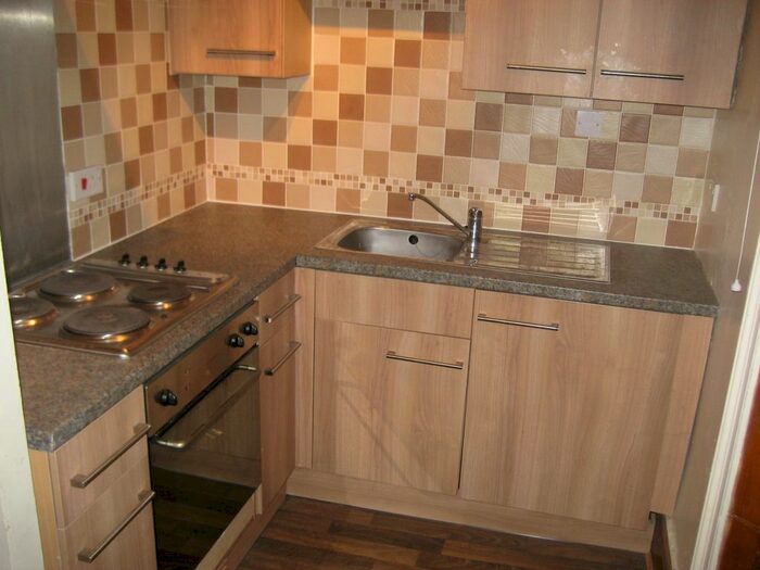 1 Bedroom Flat To Rent In Savile Terrace, Halifax, HX1