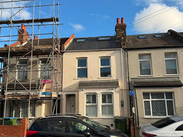 4 Bedroom Terraced House For Sale In Swingate Lane, Plumstead, London, SE18