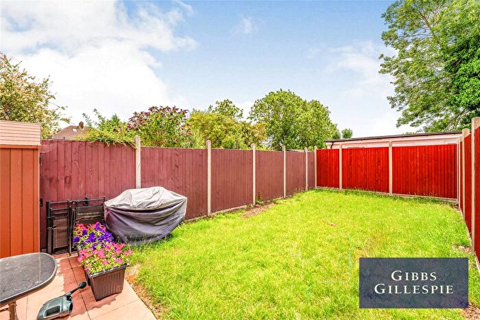 5 Bedroom Semi-detached House To Rent In Uneeda Drive, Greenford, UB6