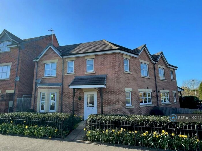 3 Bedroom Semi-Detached House To Rent In Shobnall Street, Burton-On-Trent, DE14