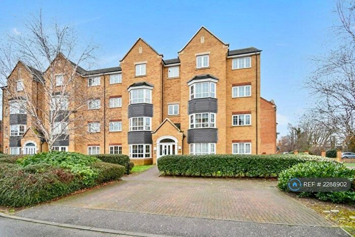 2 Bedroom Flat To Rent In Henley Road, Bedford, MK40