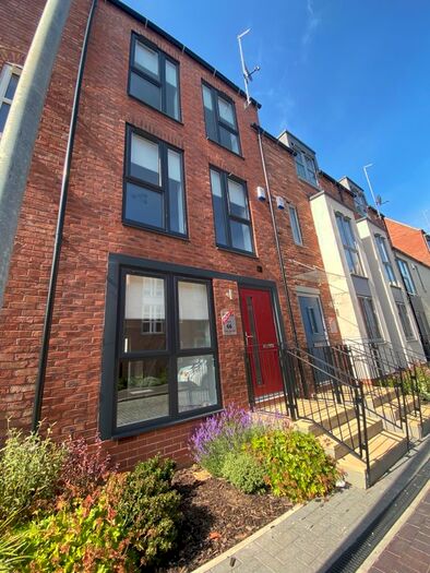 3 Bedroom Terraced House To Rent In Blanket Row, Hull, HU1