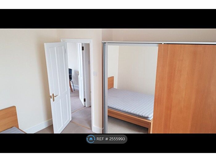 2 Bedroom Flat To Rent In Cavendish Road, London, SW12