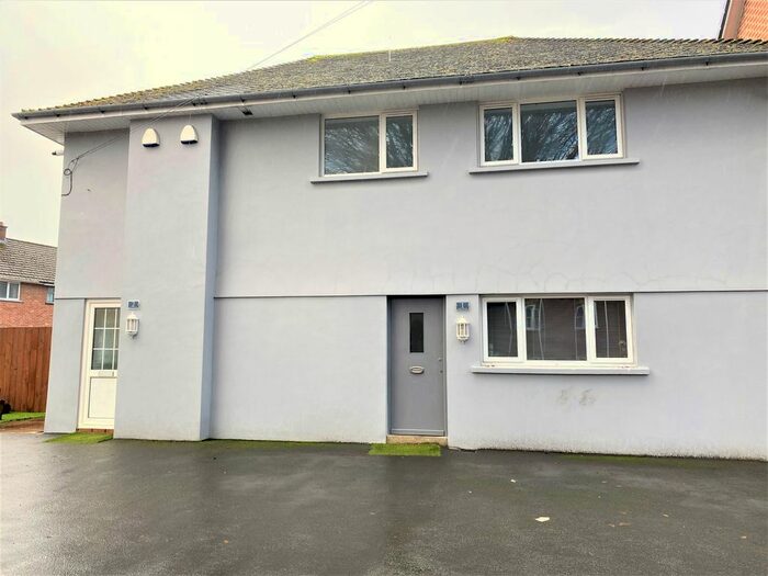 2 Bedroom Flat To Rent In Sunnybank, Plasmawr Road, Cardiff, CF5