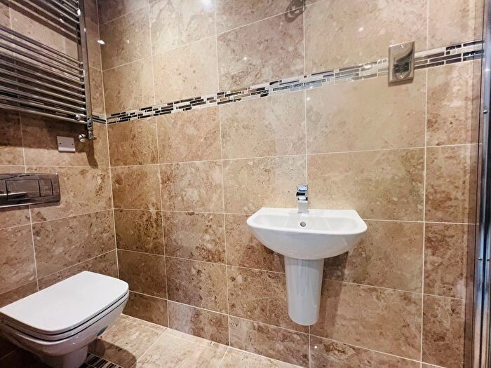 2 Bedroom Property To Rent In Scarbrook Road, Croydon, CR0