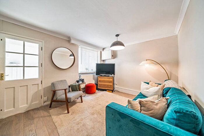 1 Bedroom Flat To Rent In Camden Street, Camden Town, London, NW1