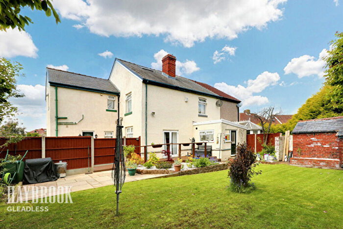 4 Bedroom Semi-Detached House For Sale In Bocking Lane, Sheffield, S8