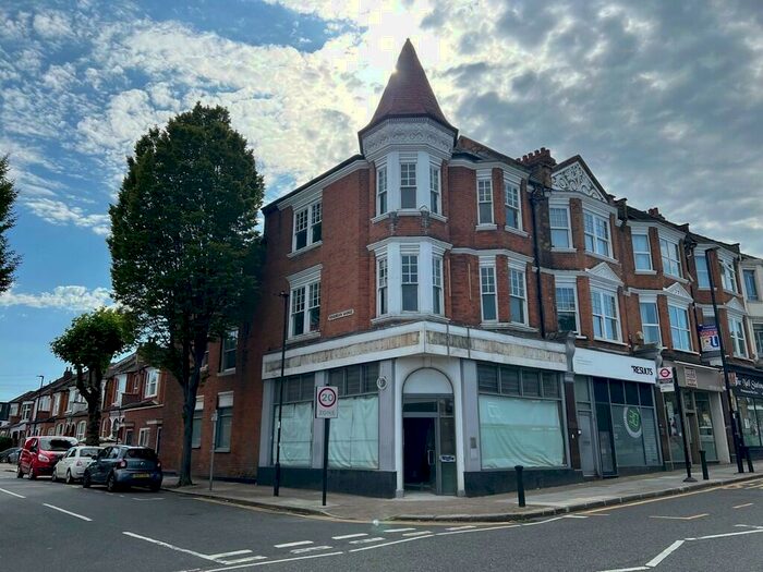 1 Bedroom Flat To Rent In A Station Road, Winchmore Hill, N21