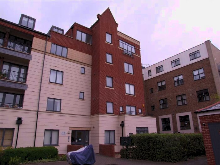 2 Bedroom Flat To Rent In Sherard Court, Manor Gardens, London, N7