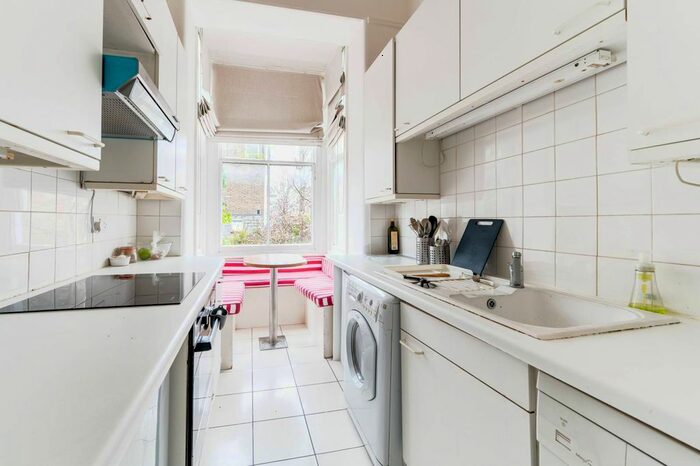 1 Bedroom Flat To Rent In St Charles Square, North Kensington, London, W10