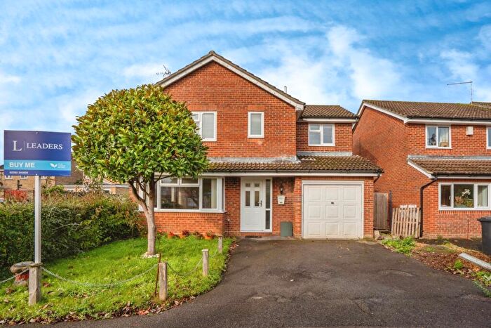4 Bedroom Detached House For Sale In The Meadow, Waterlooville, Hampshire, PO7