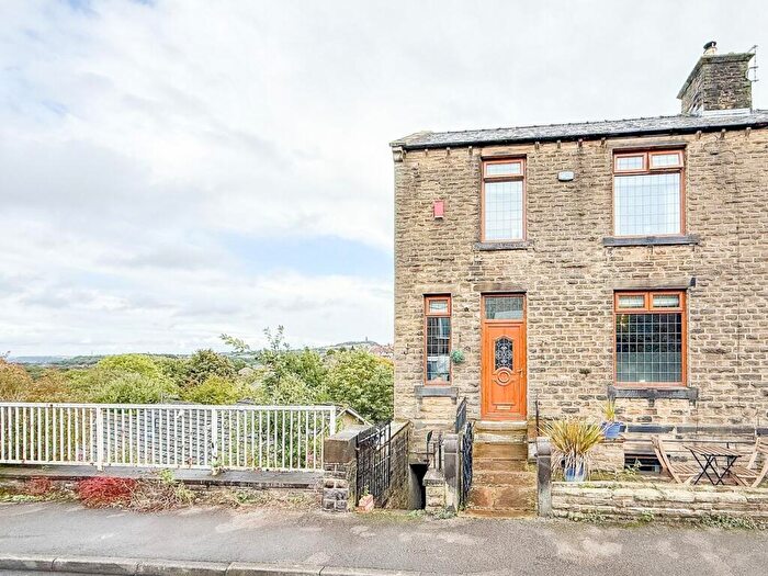 4 Bedroom Semi Detached House For Sale In Deyne Road, Netherton, Huddersfield, HD4