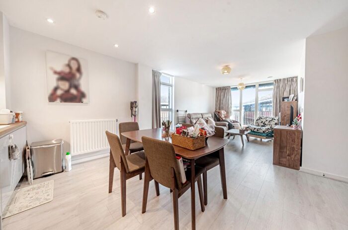 2 Bedroom Flat For Sale In Emmanuel House, Lilywhite Drive, Cambridge, CB4