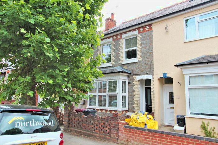 2 Bedroom Flat To Rent In Wantage Road, Reading, RG30