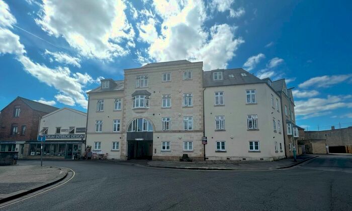 2 Bedroom Flat To Rent In Hoopers Court, West Way, Cirencester, GL7