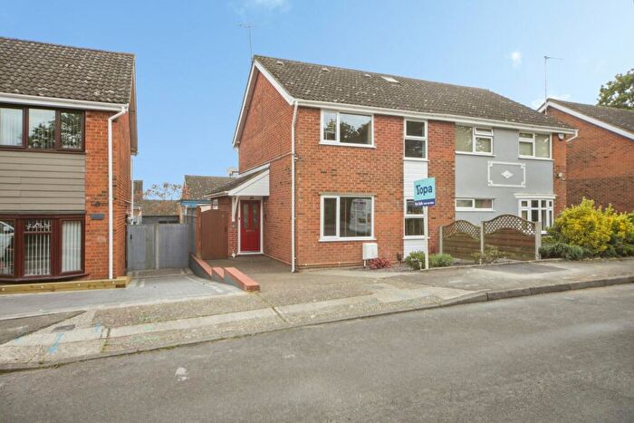4 Bedroom Semi Detached House For Sale In Sawston Close, Ipswich, IP2