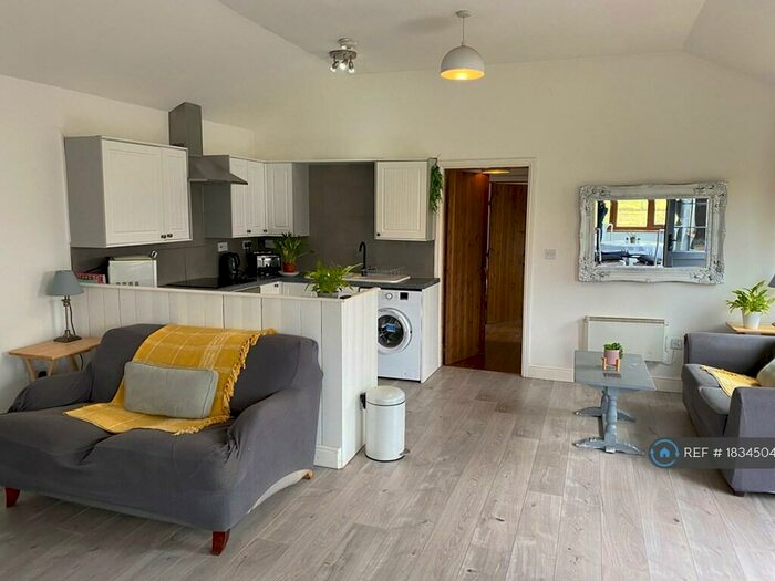 2 Bedroom Bungalow To Rent In Denstroude Lane, Denstroude, Canterbury, CT2