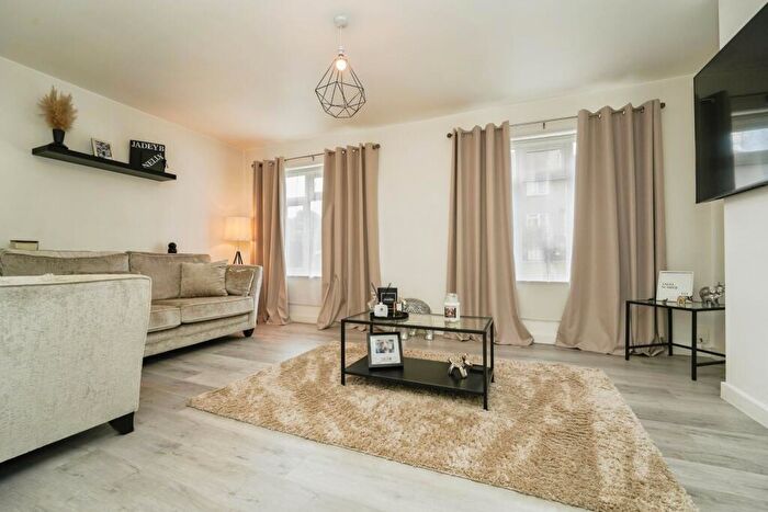 2 Bedroom Maisonette For Sale In Langley Road, Matson, Gloucester, Gloucestershire, GL4