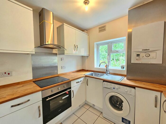 4 Bedroom Property To Rent In Monks Way, Southampton, SO18
