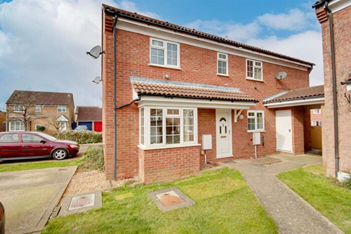 2 Bedroom Cluster House For Sale In Derwent Close, St. Ives, PE27