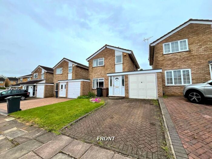 3 Bedroom Detached House To Rent In Oving Close, Wigmore, LU2