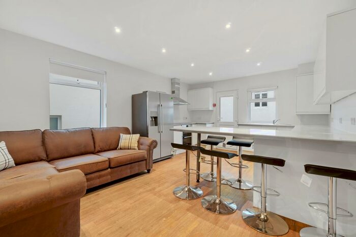 6 Bedroom End Of Terrace House To Rent In Beechwood Avenue, Plymouth, Devon, PL4