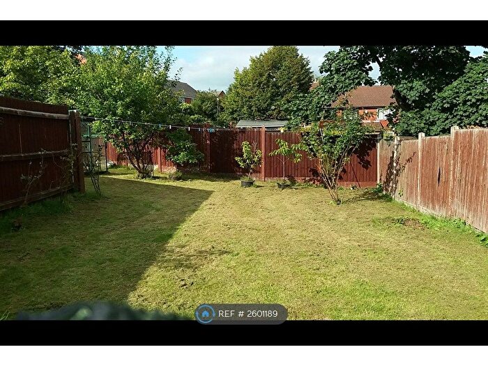 2 Bedroom End Of Terrace House To Rent In Spring Grove Gardens, Birmingham, B18