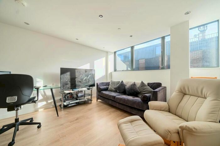 1 Bedroom Flat To Rent In Stanmore Hill, Stanmore, HA7