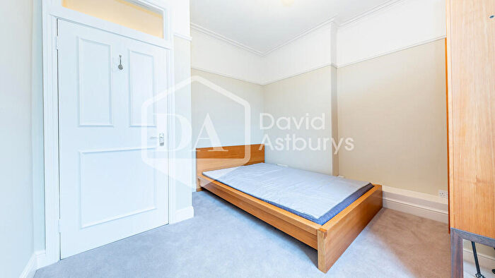 2 Bedroom Apartment To Rent In Warner Road, Crouch End, London, N8