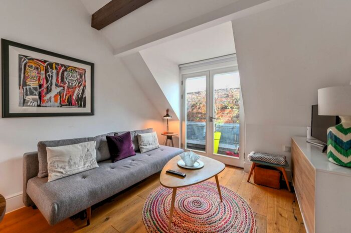 1 Bedroom Flat To Rent In Parkhurst Road, Islington, London, N7