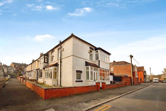 3 Bedroom Semi Detached House For Sale In Kingsway, Wigan, WN1