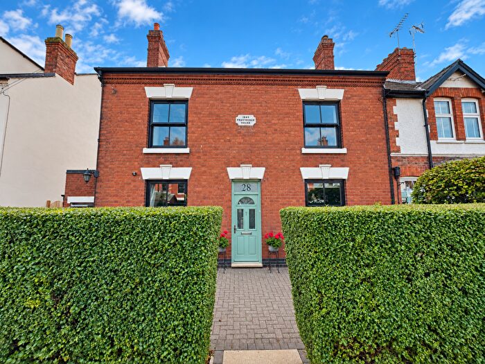 3 Bedroom Semi-Detached House For Sale In Croft Road, Cosby, Leicester, LE9