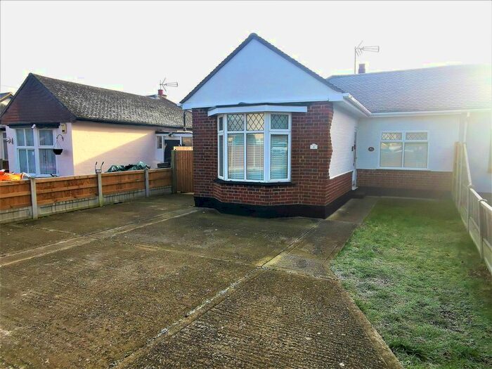 1 Bedroom Semi-Detached Bungalow To Rent In Boyce View Drive, Benfleet, SS7