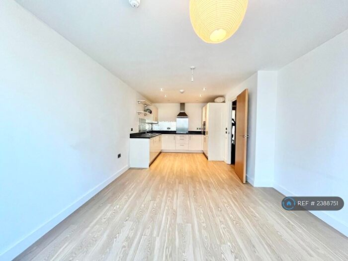 2 Bedroom Flat To Rent In Booth Court, London, SE13