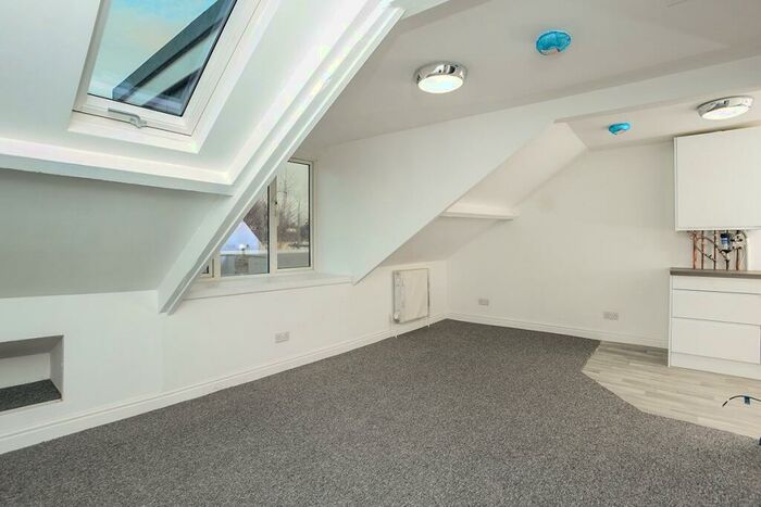 1 Bedroom Flat To Rent In Devonport Road, Plymouth, PL1