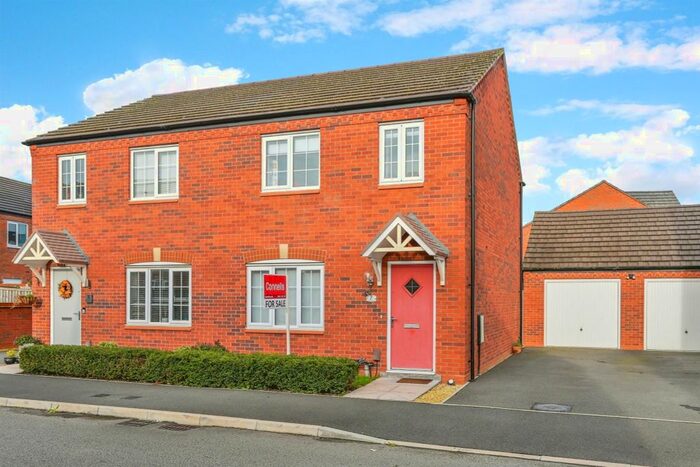 3 Bedroom Semi-Detached House For Sale In Bridgwood Road, Fradley, Lichfield, WS13
