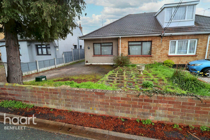 2 Bedroom Semi-Detached Bungalow For Sale In Kents Hill Road, Benfleet, SS7