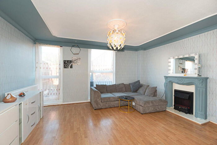 3 Bedroom Terraced House To Rent In Pimpernel Way, Romford, RM3