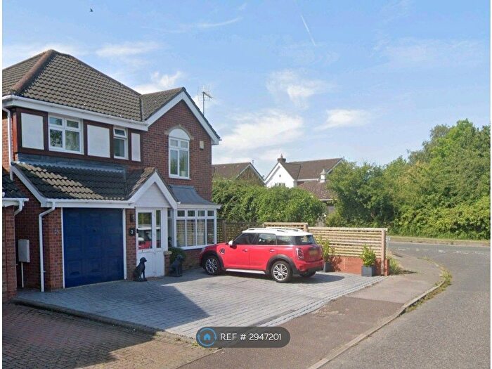 4 Bedroom Detached House To Rent In Aylesbury Drive, Basildon, SS16