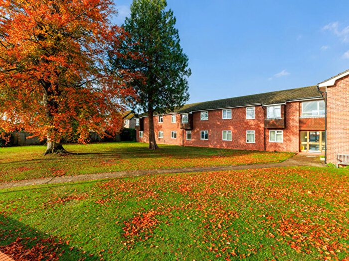2 Bedroom Flat For Sale In Washbury House, Newbury, RG14