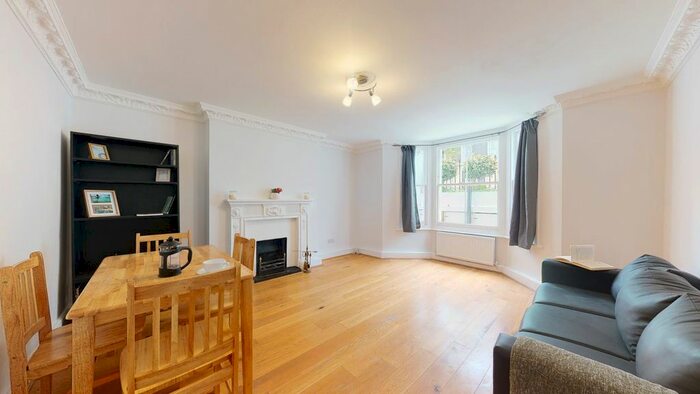 2 Bedroom Flat To Rent In Harwood Road, London, SW6