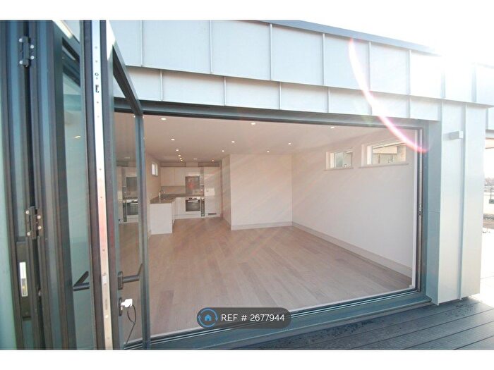 1 Bedroom Flat To Rent In Cherwell House, London, SW17